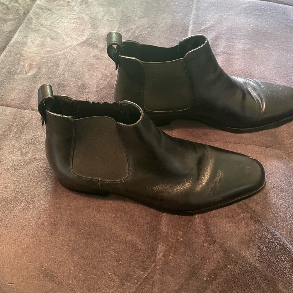 Steve Madden Dark Leather Chukka Boots